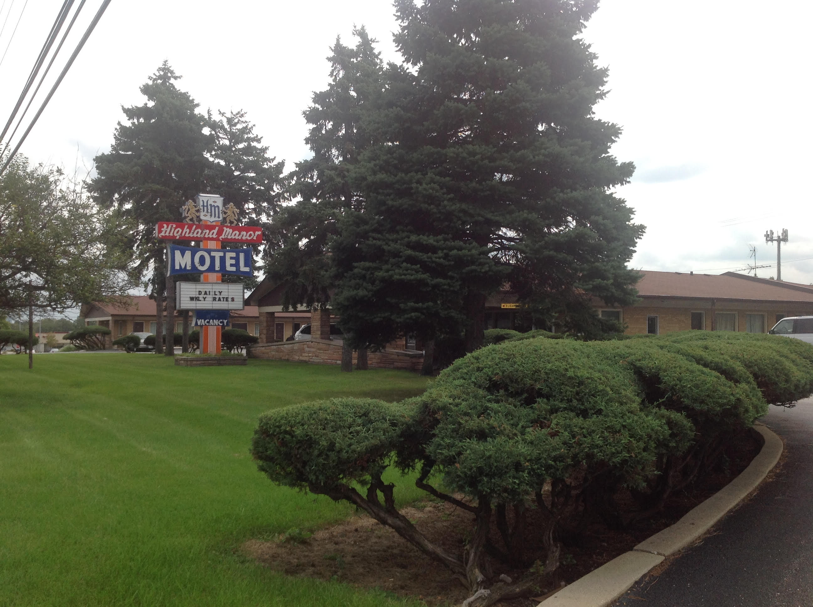 Highland Manor Motel