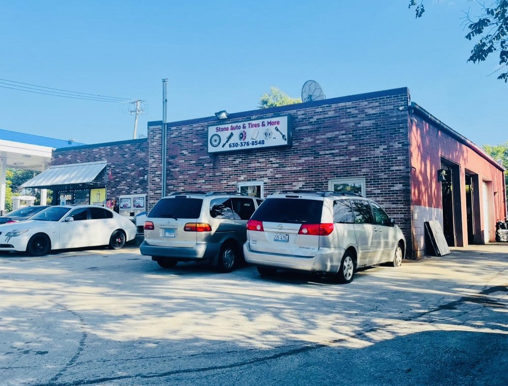 Stone Auto Repair &amp; Brakes &amp; Oil Change Logo